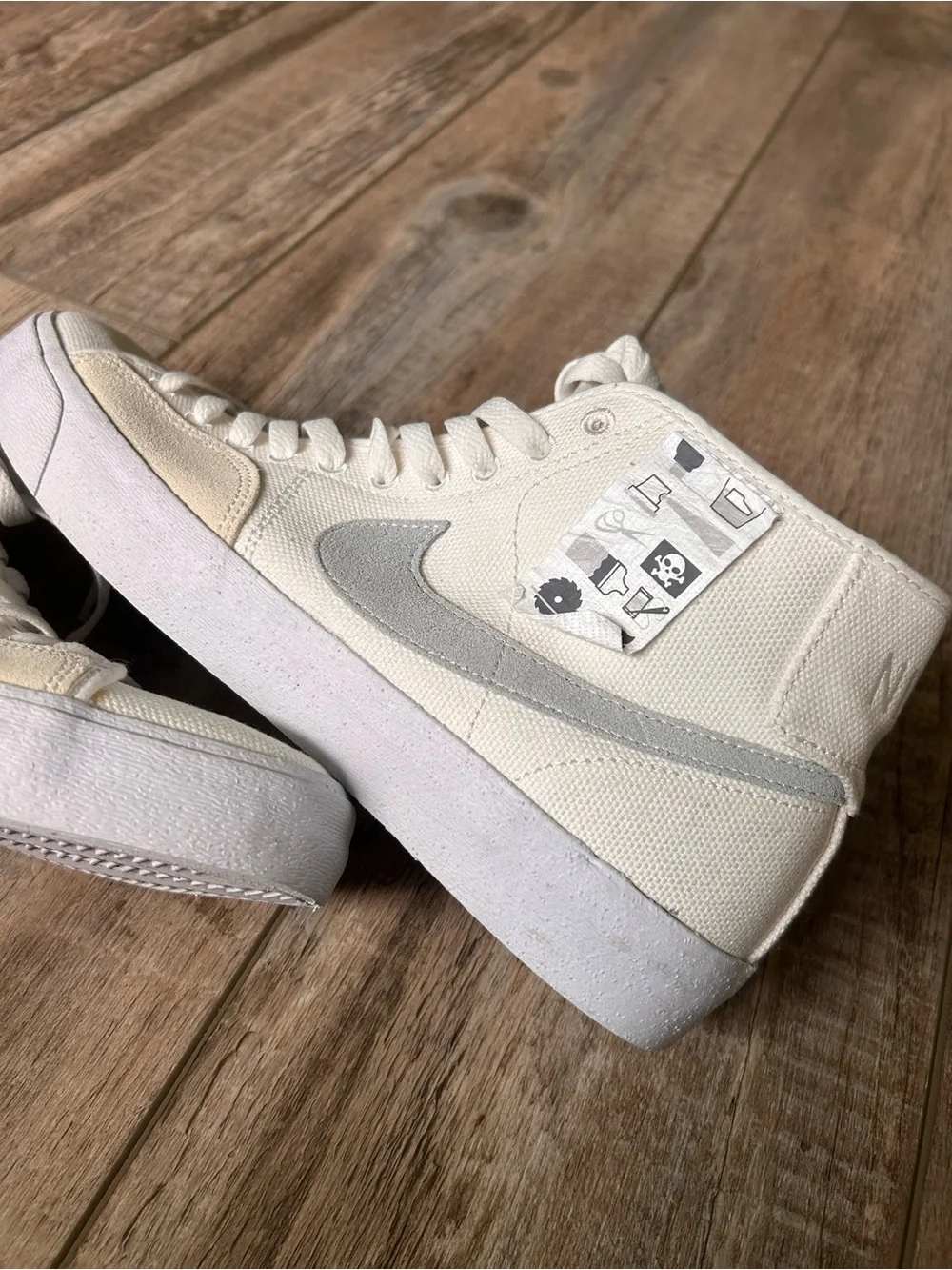 Nike SB Blazer Court Mid Premium SB 'Warning Label' White Men US 10.5 UK 9.5